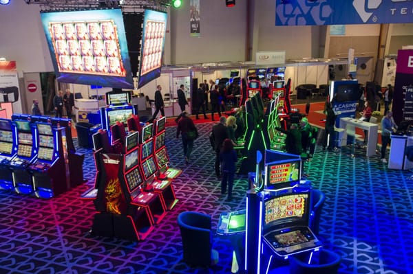 ИЗБРАХА НОВАТА MISS GAMING BEGE 2017